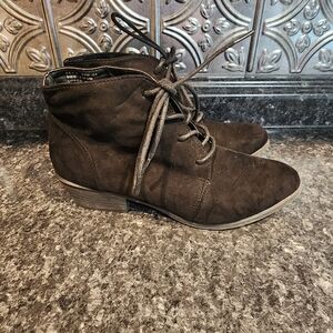 Taylor‎ Chic Size 7 Ankle Boots Black Vegan Suede